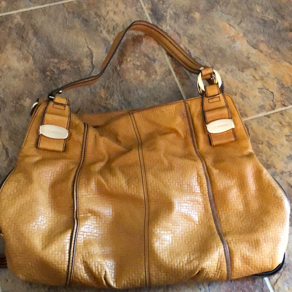 Gorgeous Bag- leopard interior- lots of pockets